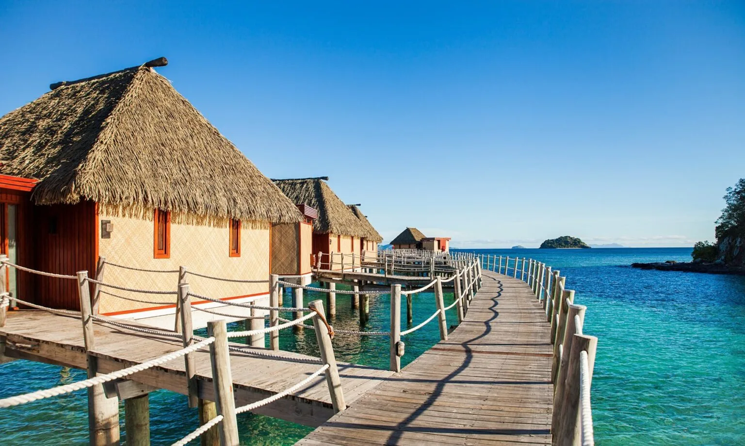 Likuliku-Lagoon-Resort-luksusowe-hotele-na-Fidzi-ekskluzywne-wczasy-na-Fidzi-we-dwoje-najlepsze-hotele-a-Fidzi-18.jpg