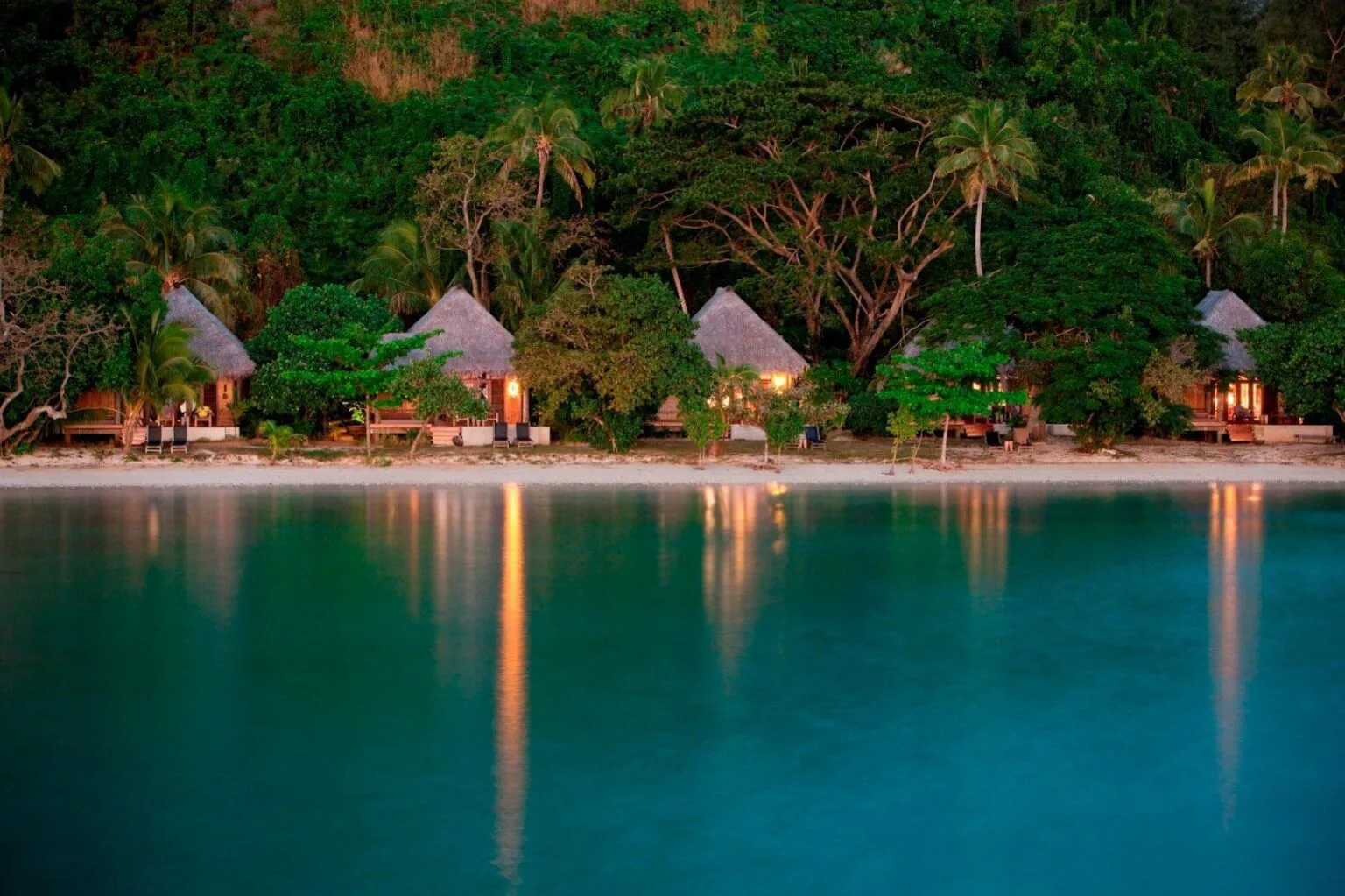 Likuliku-Lagoon-Resort-luksusowe-hotele-na-Fidzi-ekskluzywne-wczasy-na-Fidzi-we-dwoje-najlepsze-hotele-a-Fidzi-19.jpg
