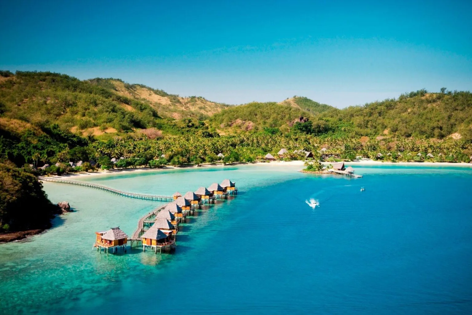 Likuliku-Lagoon-Resort-luksusowe-hotele-na-Fidzi-ekskluzywne-wczasy-na-Fidzi-we-dwoje-najlepsze-hotele-a-Fidzi-3.jpg