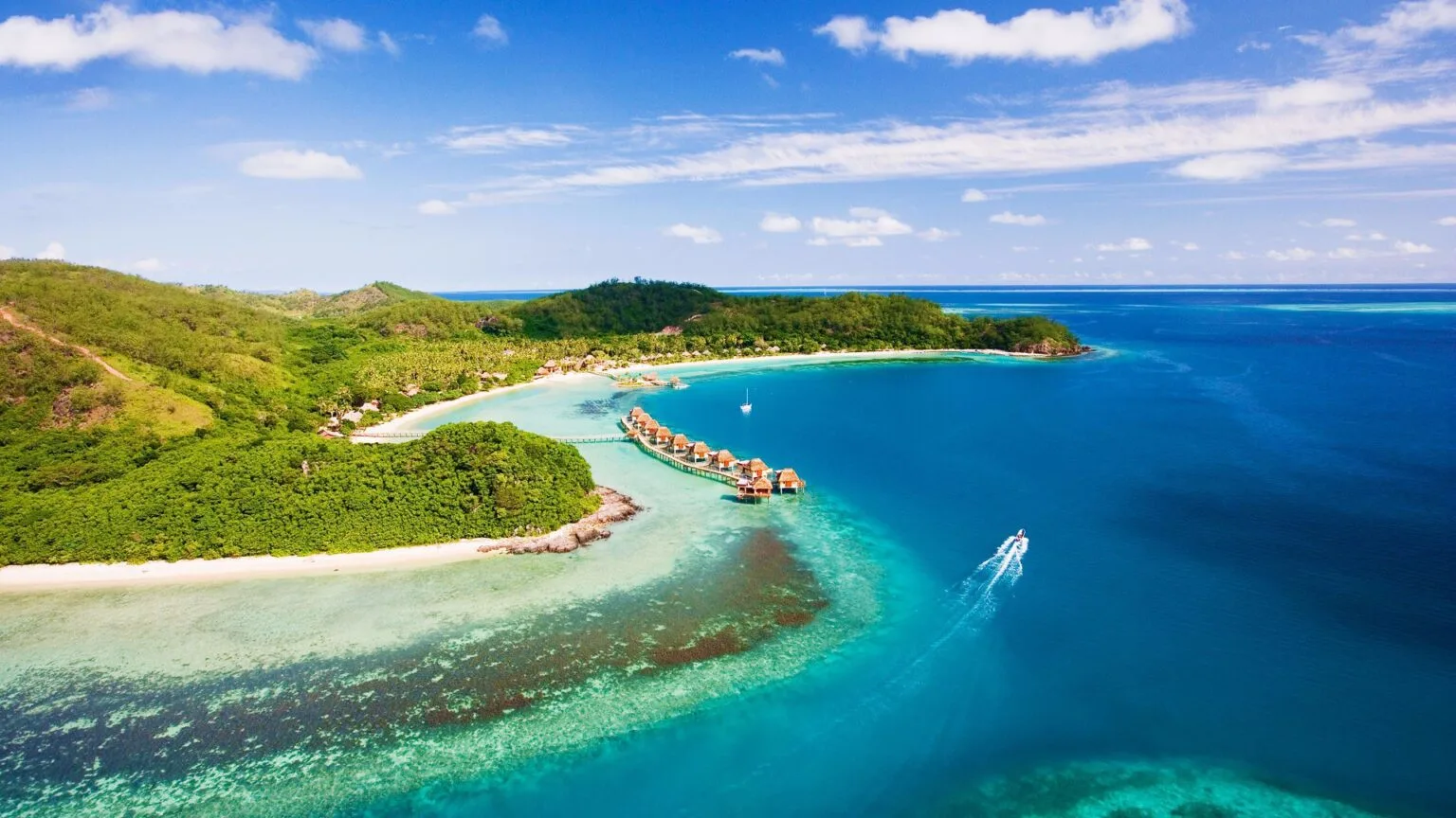 Likuliku-Lagoon-Resort-luksusowe-hotele-na-Fidzi-ekskluzywne-wczasy-na-Fidzi-we-dwoje-najlepsze-hotele-a-Fidzi-4.jpg