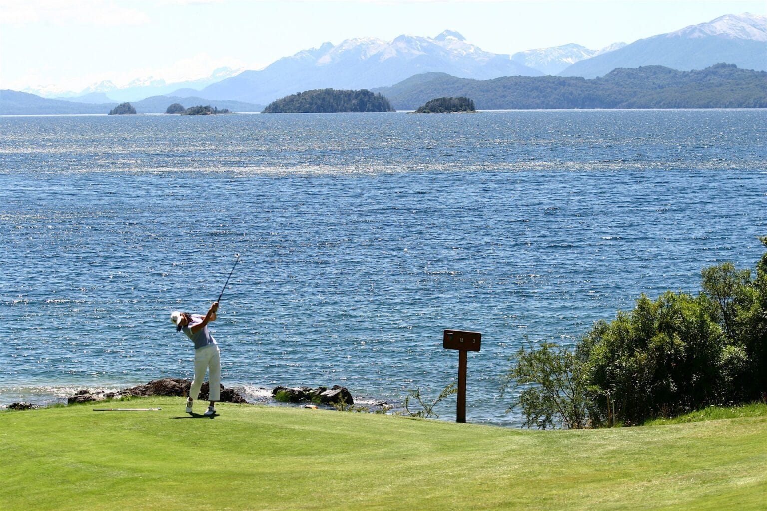 Llao-Llao-hotel-Patagonia-Argentyna-golf-3.jpg