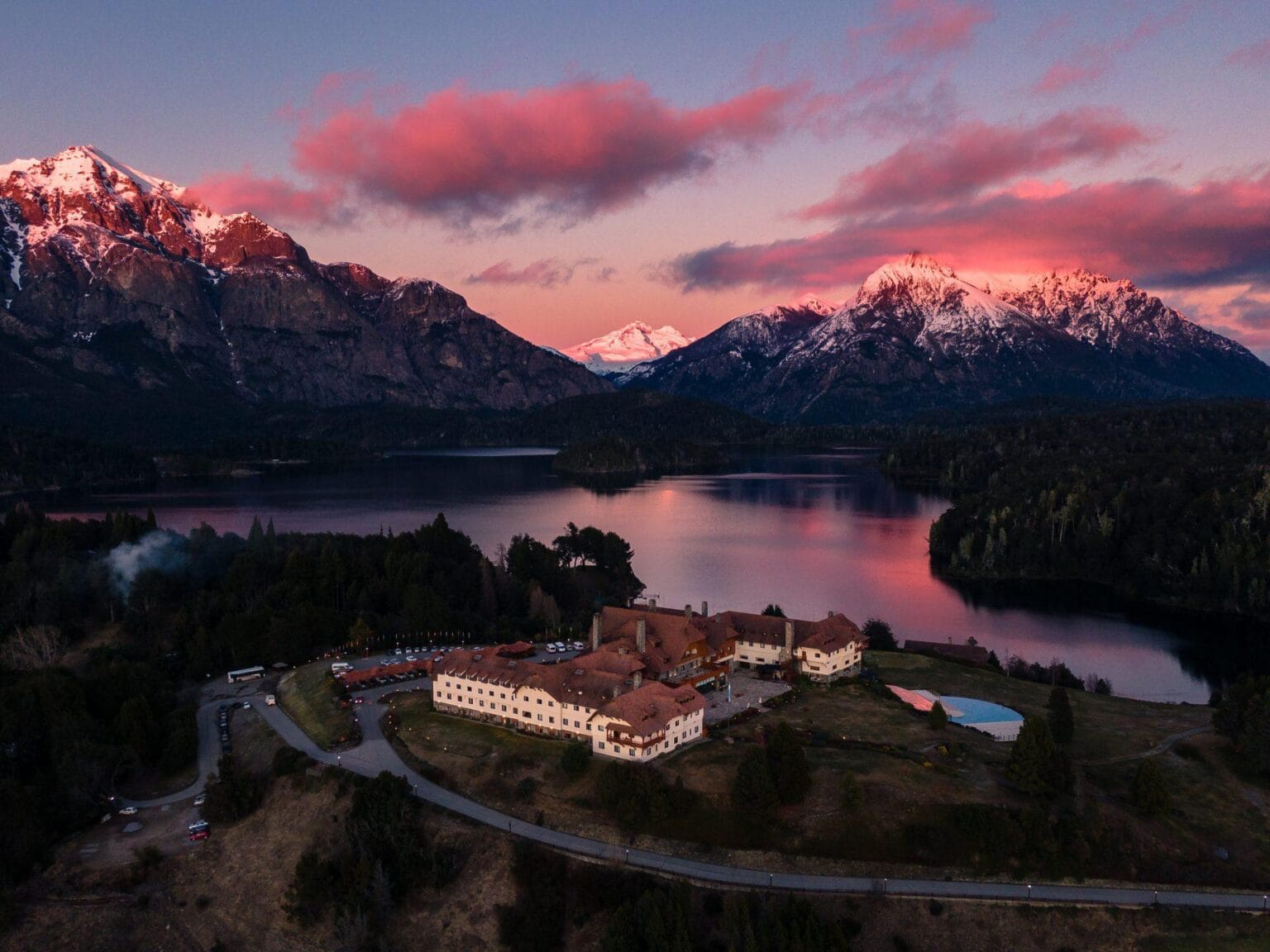 Llao-Llao-hotel-Patagonia-Argentyna-widok-z-lotu-ptaka.jpg