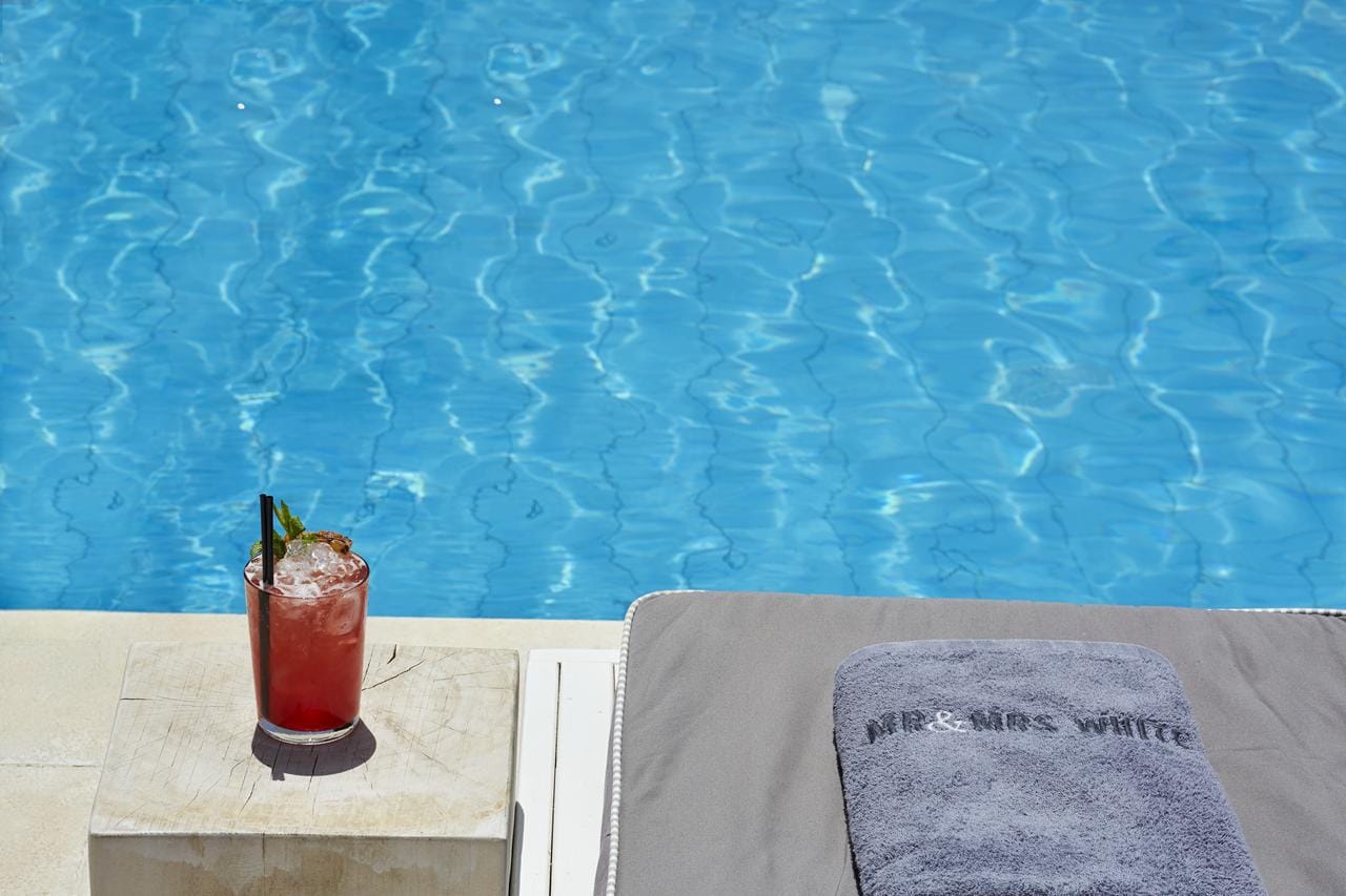 Hotel Mr & Mrs White Paros basen