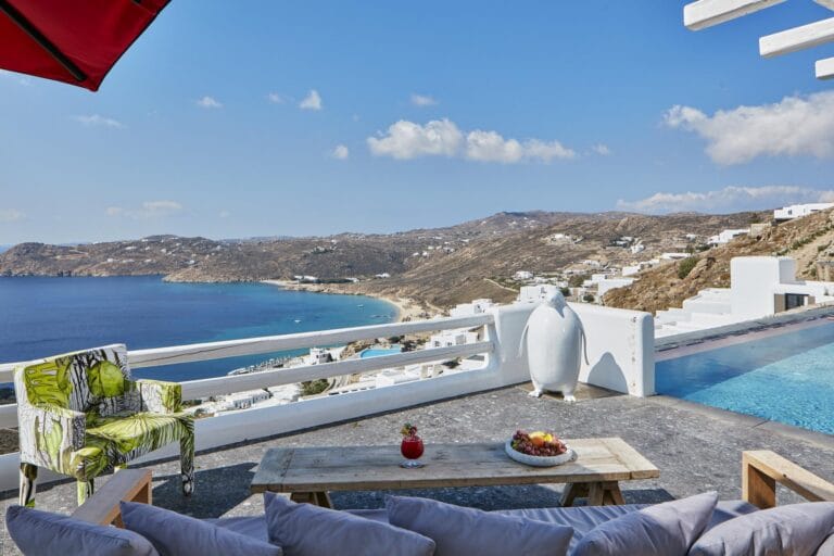 widok z tarasu na okolicę i morze Hotel Myconian Avaton Resort - A Member of Design Hotels, Mykonos