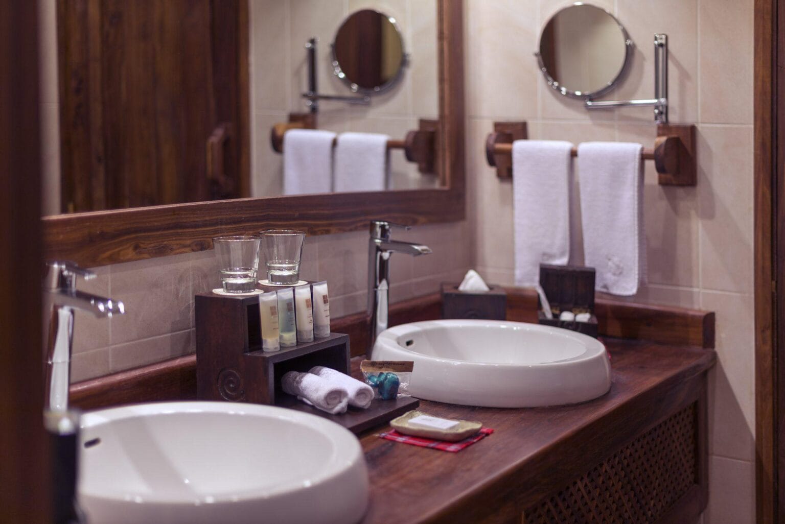 Neptune Ngorongoro Luxury Lodge łazienka