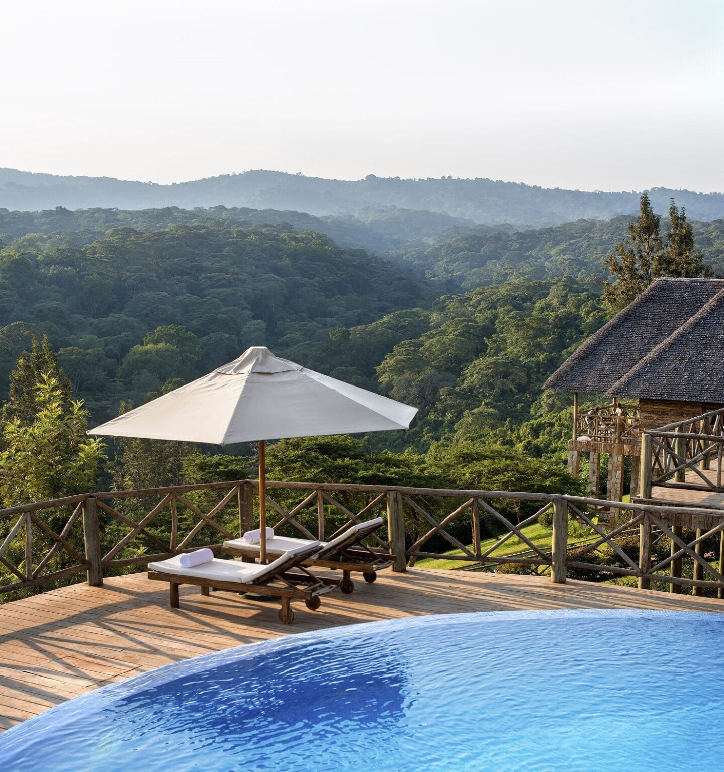 Neptune Ngorongoro Luxury Lodge basen z widokiem