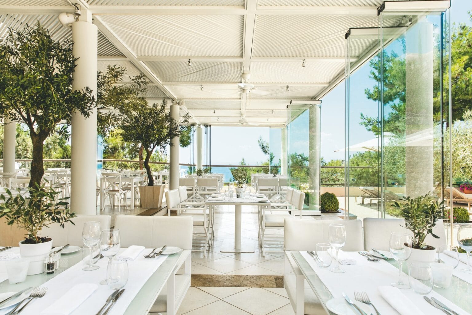 OUZO-Greek-Restaurant-Oceania.jpg