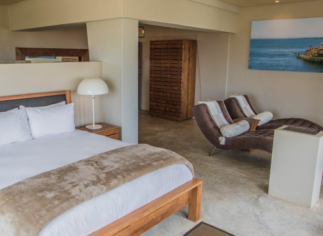 Pelican-Point-Lodge-Namibia-najlepsze-lodge-w-Namibii-luksusowe-hotele-w-Namibii-ekskluzywne-wyprawy-do-Namibii-Namibia-Szkieletowe-wybrzeze-8.jpg