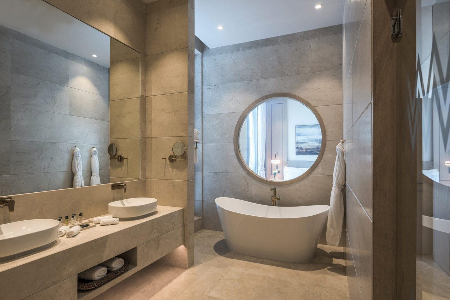 Presidential-Suite-Bathroom.jpg