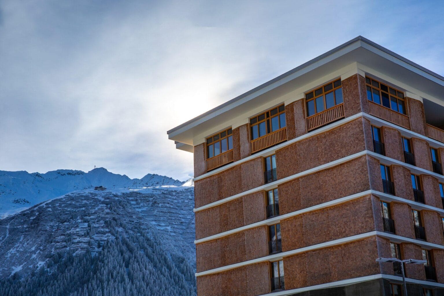 Radisson-Blu-Reussen-Andermatt-wakacje-w-Szwajcarii-hotele-gorskie-w-alpach-narty-w-szwajcarii-gdzie-na-narty-2022-3.jpg