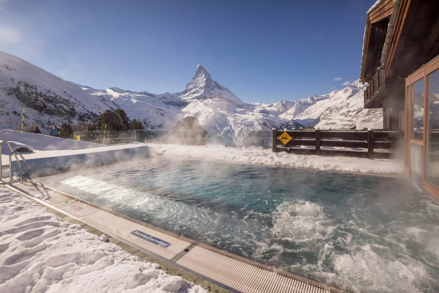 Raffelalp-best-mountain-hotels-where-to-ski-2022-mountain-hotels-for-winter-switzerland-best-hotels-9.jpg