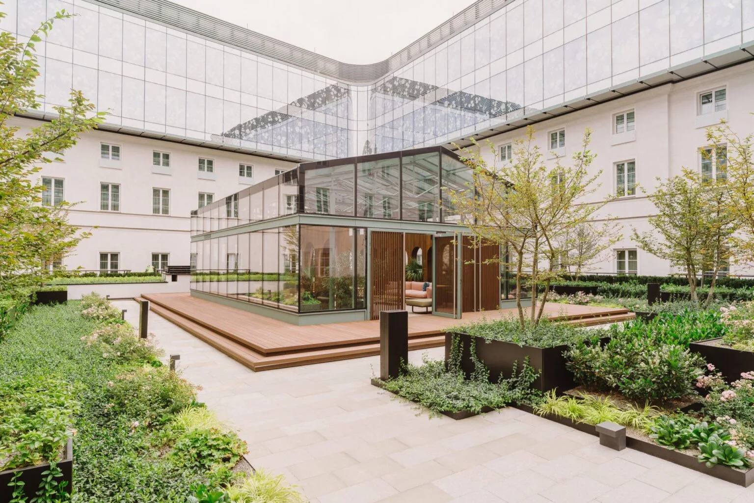 Raffles-Europejski-Warszawa-zewnatrz.jpg