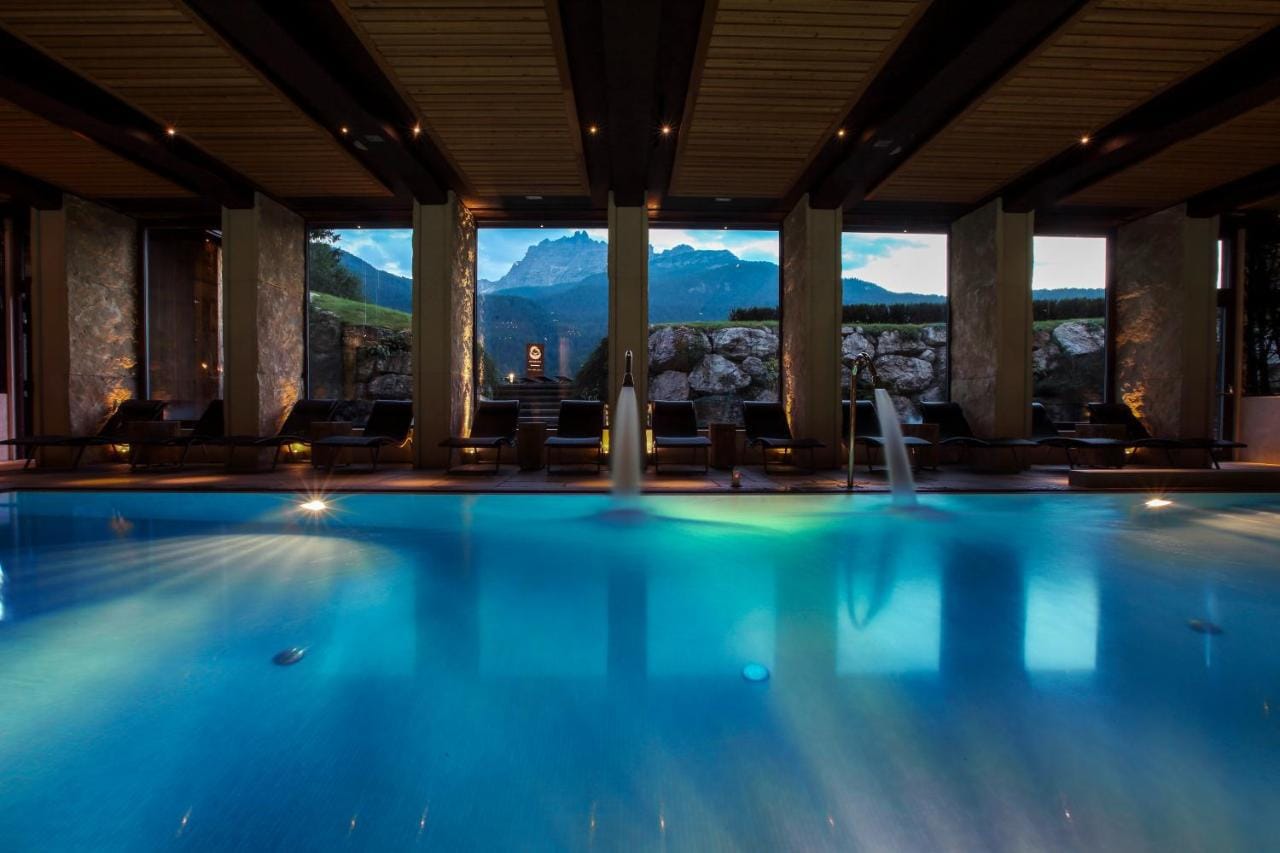 Rosapetra-Spa-Resort-luksusowe-hotele-gorskie-we-Wloszech-wyjazdy-na-narty-do-Wloch-z-biurem-podrozy-najlepsze-hotele-w-Dolomitach-11.jpg