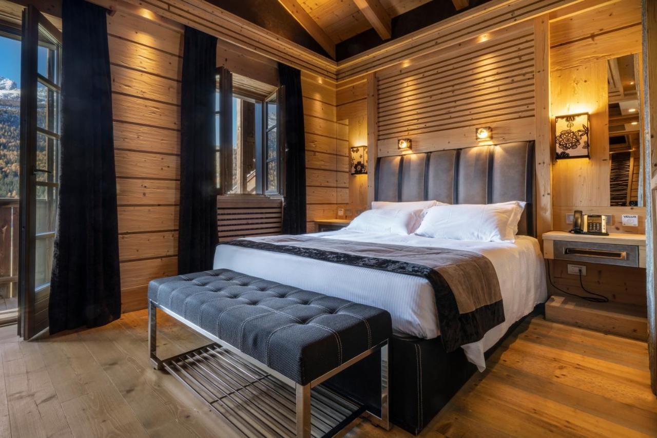 Rosapetra-Spa-Resort-luksusowe-hotele-gorskie-we-Wloszech-wyjazdy-na-narty-do-Wloch-z-biurem-podrozy-najlepsze-hotele-w-Dolomitach-13.jpg