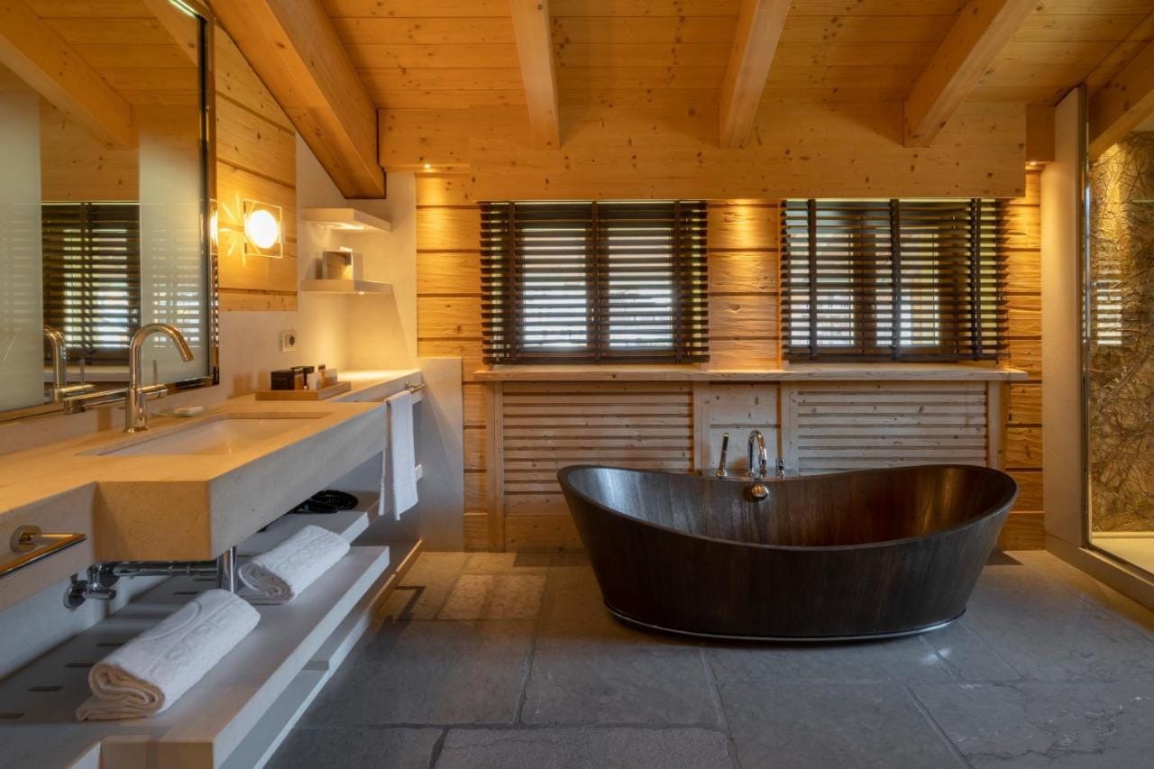 Rosapetra-Spa-Resort-luksusowe-hotele-gorskie-we-Wloszech-wyjazdy-na-narty-do-Wloch-z-biurem-podrozy-najlepsze-hotele-w-Dolomitach-15.jpg