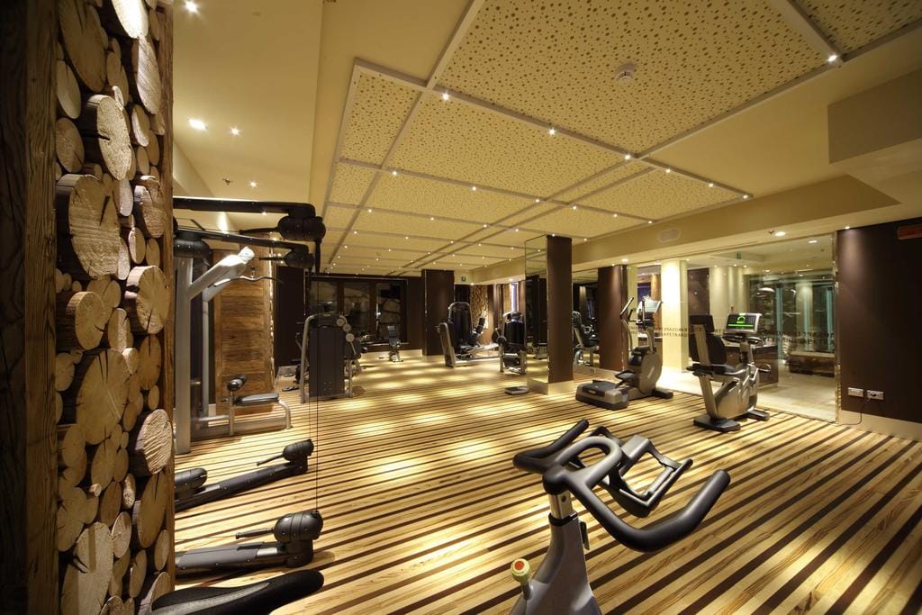 Rosapetra-Spa-Resort-luksusowe-hotele-gorskie-we-Wloszech-wyjazdy-na-narty-do-Wloch-z-biurem-podrozy-najlepsze-hotele-w-Dolomitach-3.jpg