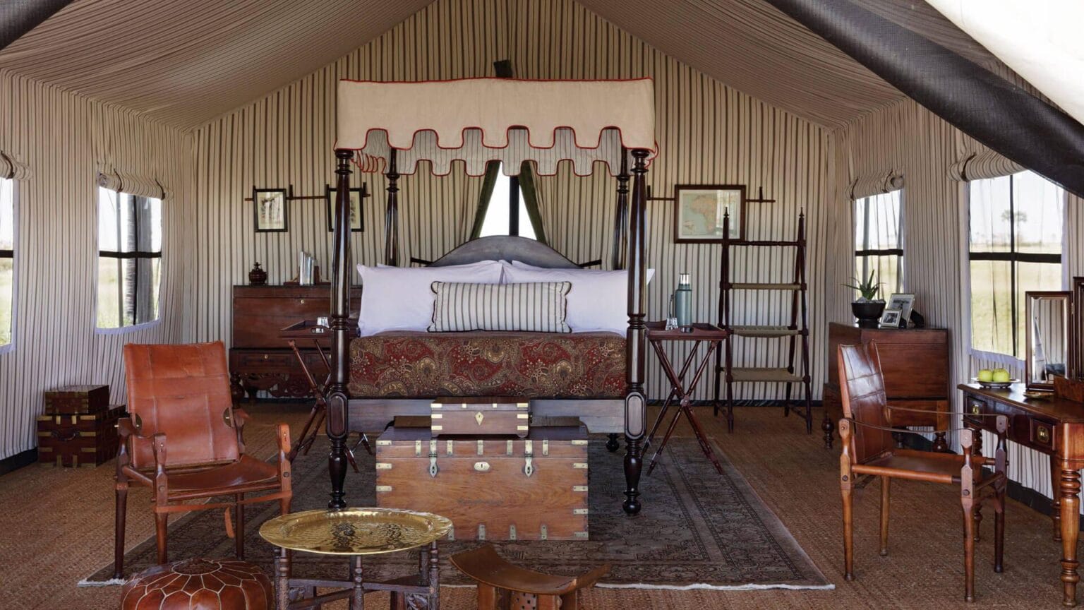 San-Camp-Tent-Interior-Makgadigadi.jpg