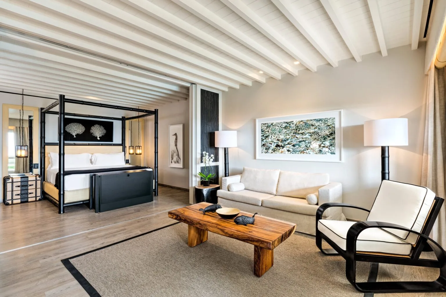 apartment with private terrace and pool with bedroom and living room