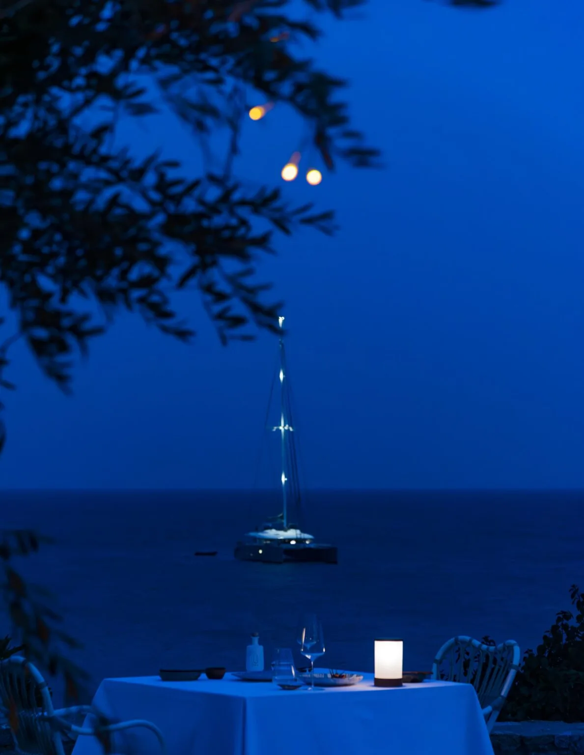 santa marina elais restaurant at night