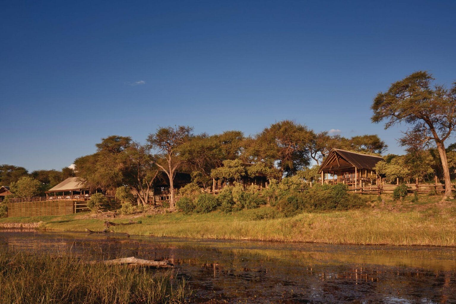 Savute-Elephant-Lodge-a-Belmond-Safari-najlepsze-lodge-w-Botswanie-luksusowe-podroze-do-Botswany-ekskluzywne-wyprawy-do-Botswany-2.jpg