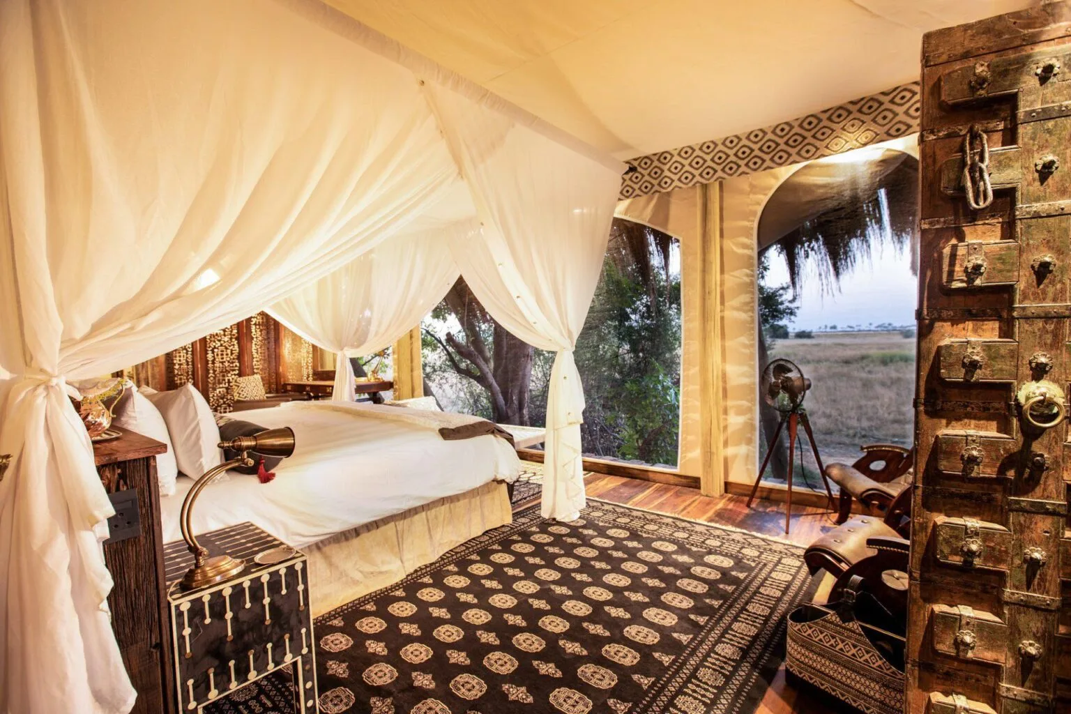 Selinda-Camp-Botswana-luxury-hotels-in-Botswana-exclusive-tailor-made-holidays-in-Botswana-trip-to-Botswana-4.jpg