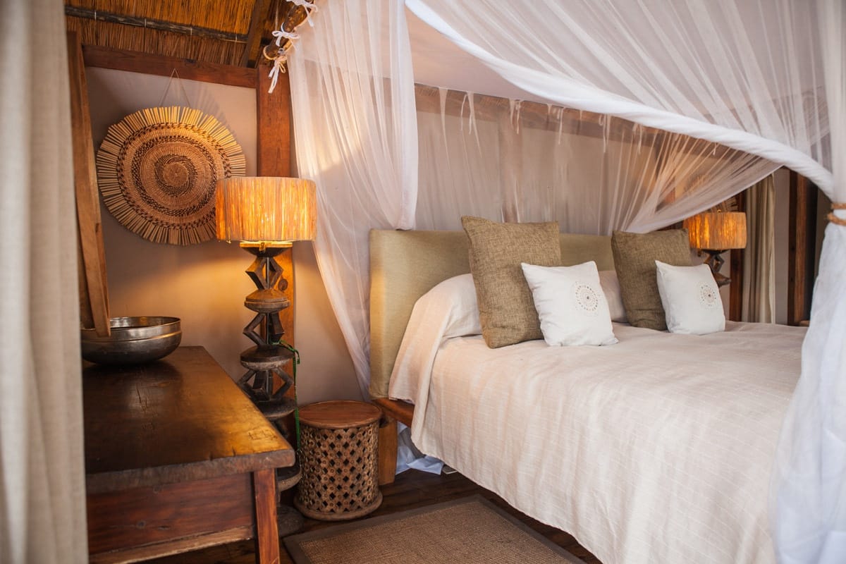 Sindabezi-Island-Camp-Zambia-najlepsze-hotele-w-Zambii-luksusowe-wakacje-w-Zamibii-ekskluzywne-wyprawy-do-Zambii-szyte-na-miare-zwiedzanie-Zambii-najwazniejsze-atrakcje-Zambii-33.jpg