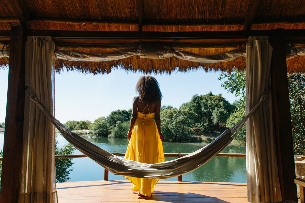 Sindabezi-Island-Camp-Zambia-najlepsze-hotele-w-Zambii-luksusowe-wakacje-w-Zamibii-ekskluzywne-wyprawy-do-Zambii-szyte-na-miare-zwiedzanie-Zambii-najwazniejsze-atrakcje-Zambii-47.jpg