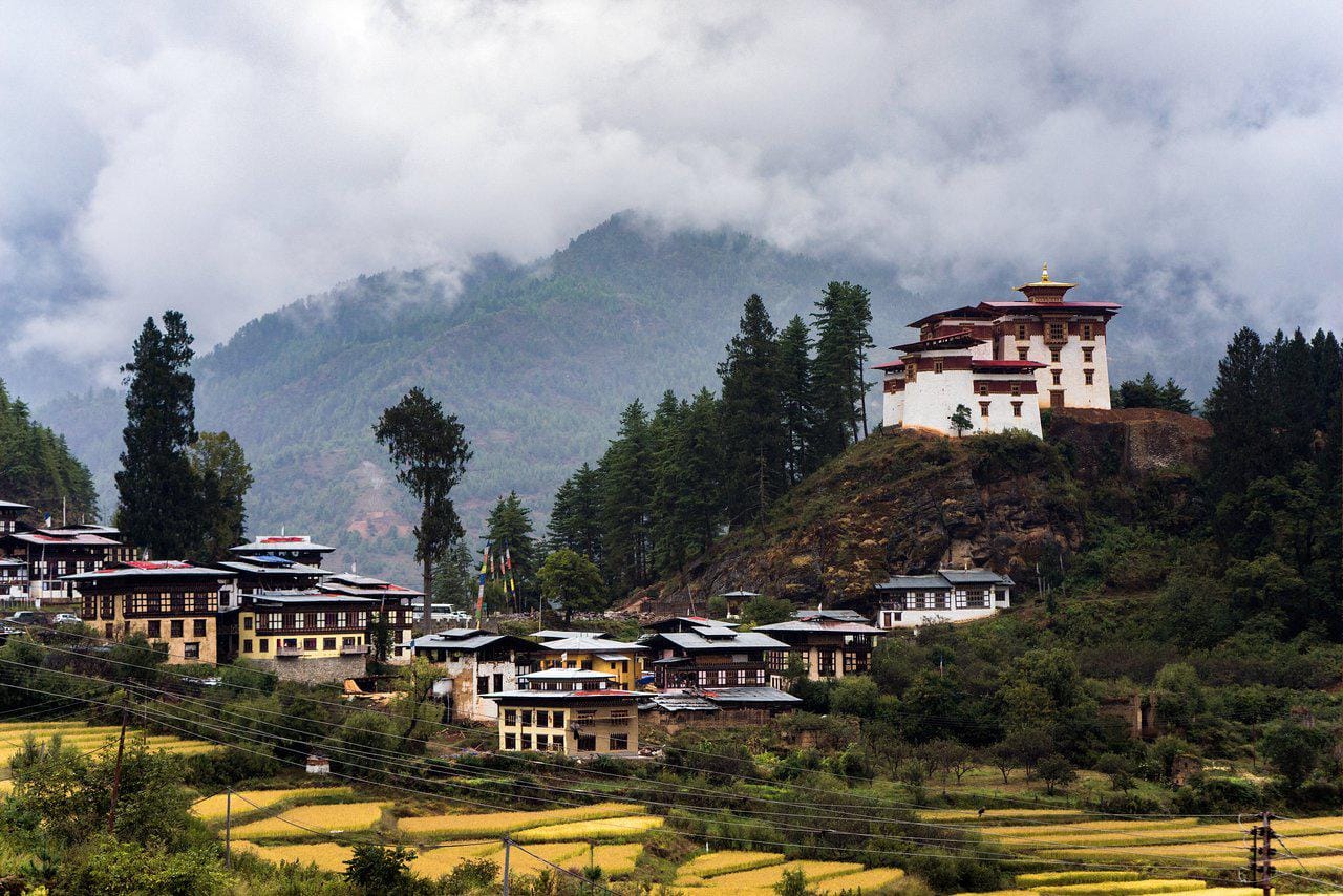 Six-Senses-Bhutan-okolice.jpg