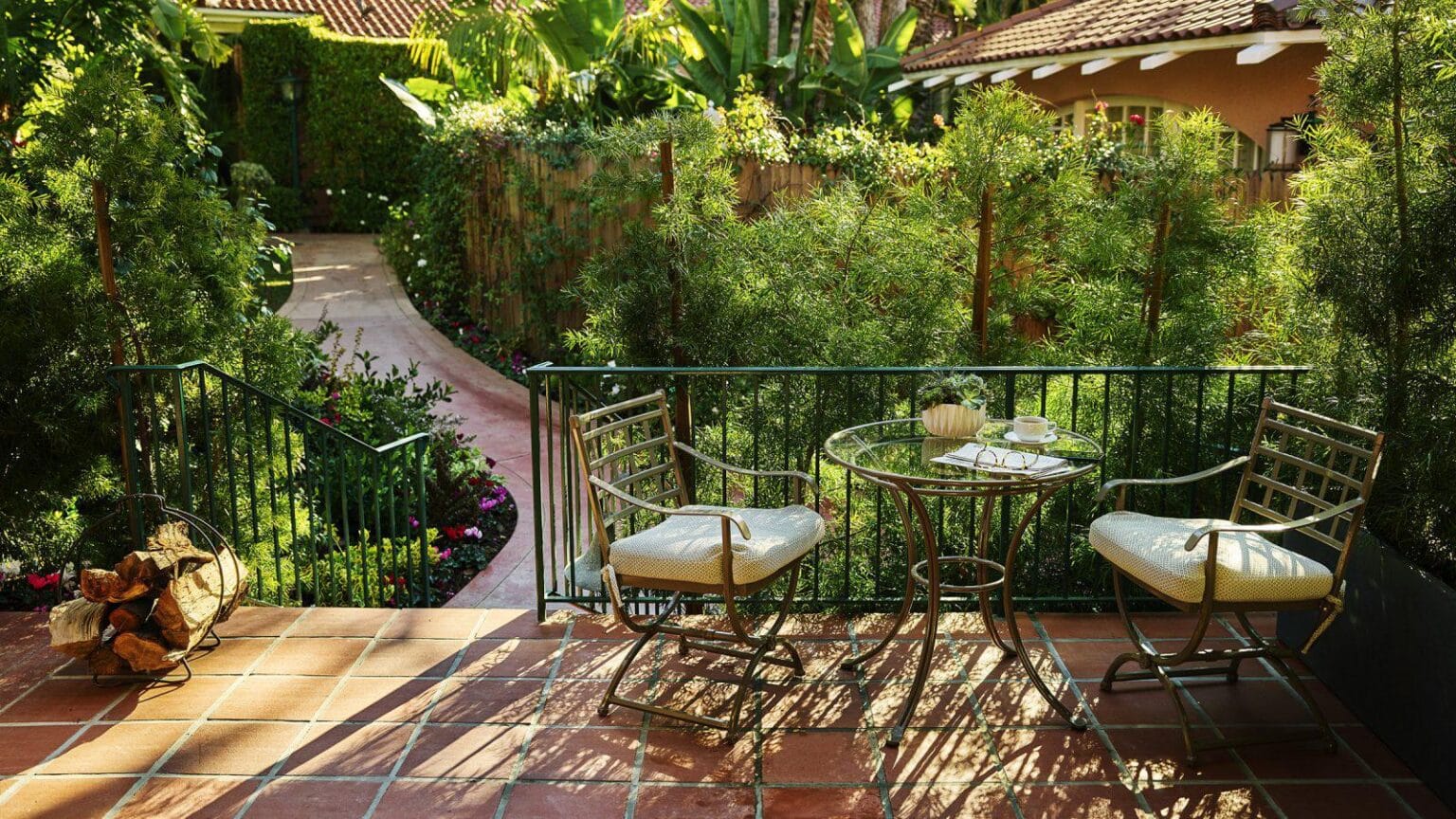 The-Beverly-Hills-Hotel-Crescent-Bungalow-patio.jpg
