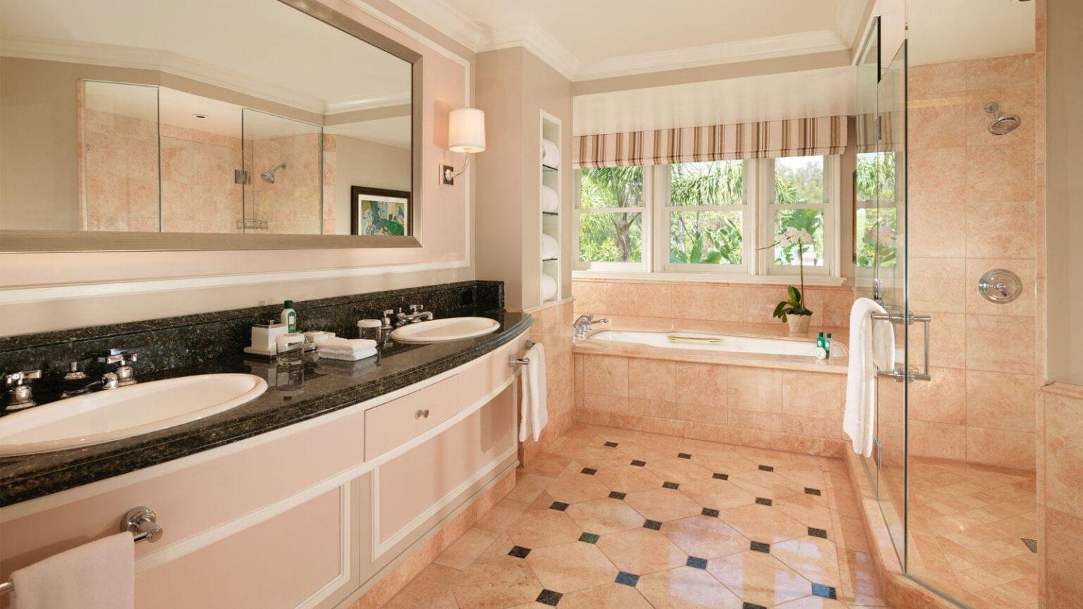 The-Beverly-Hills-Hotel-bathroom.jpg