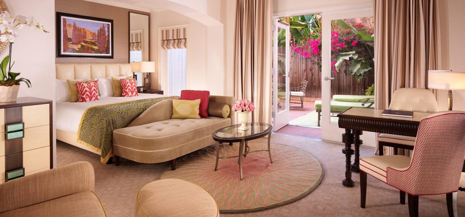 The-Beverly-Hills-Hotel-room1.jpg