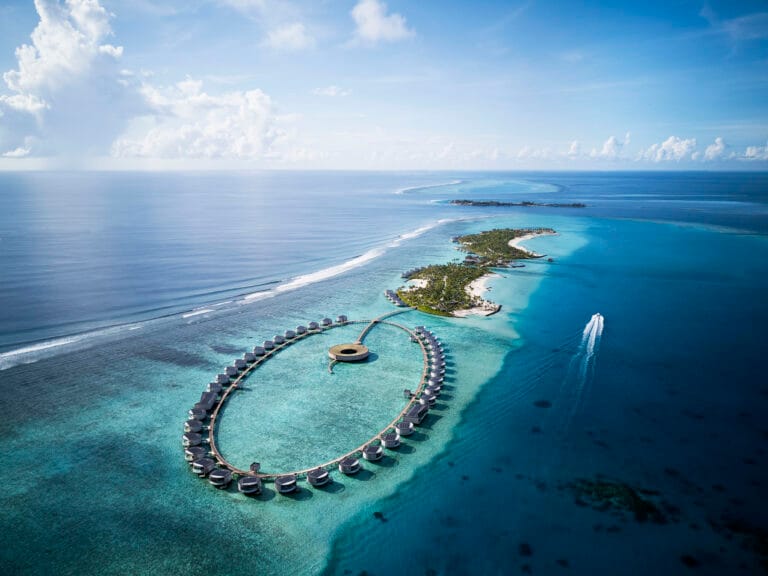 The Ritz-Carlton Maldives, Fari Islands z lotu ptaka