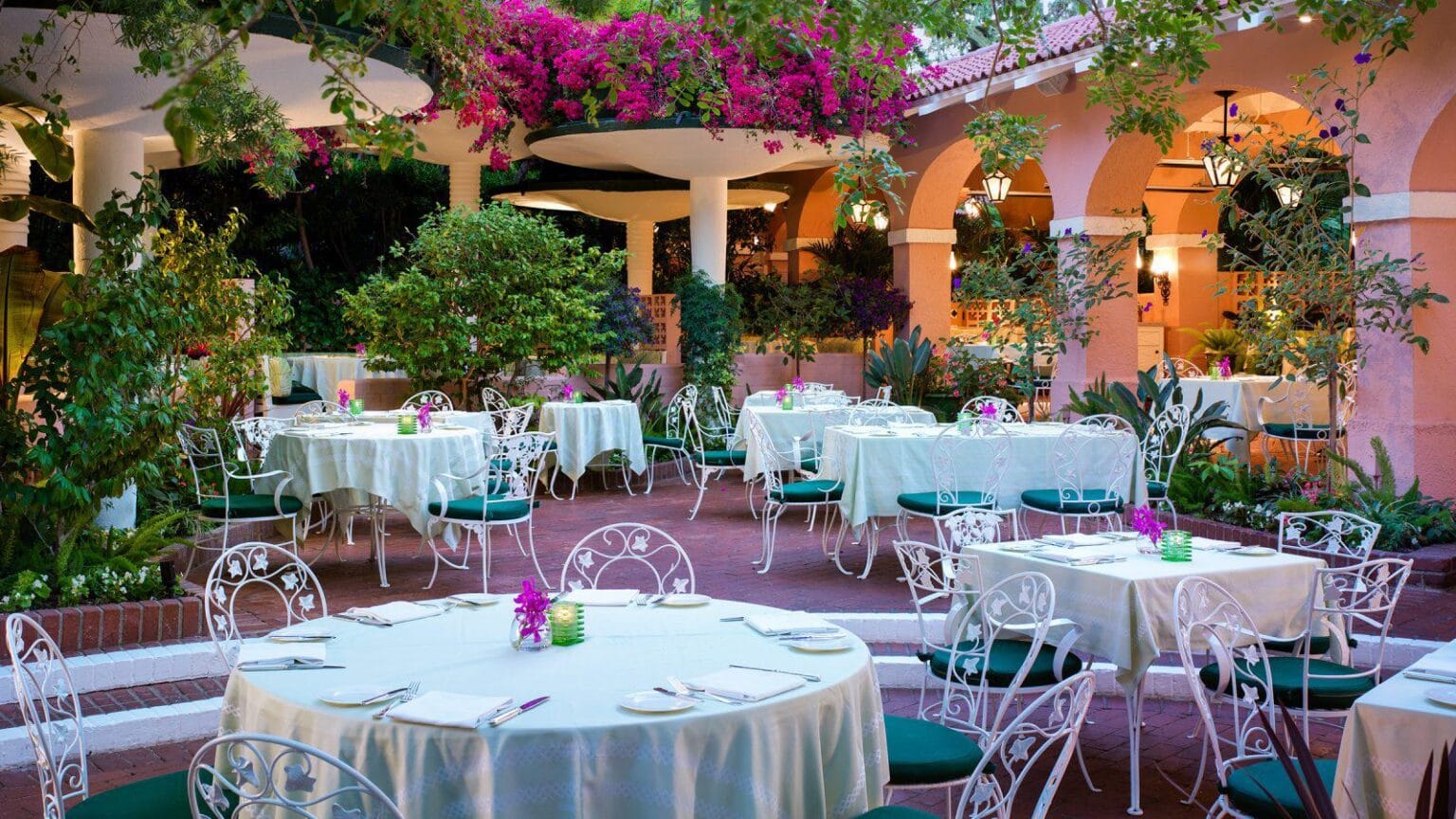 The-beverly-hills-hotel-polo-lounge-patio.jpg