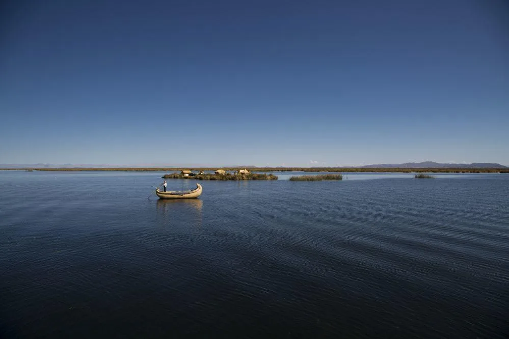 Titilaka-Lodge-Peru-kanoe.jpg