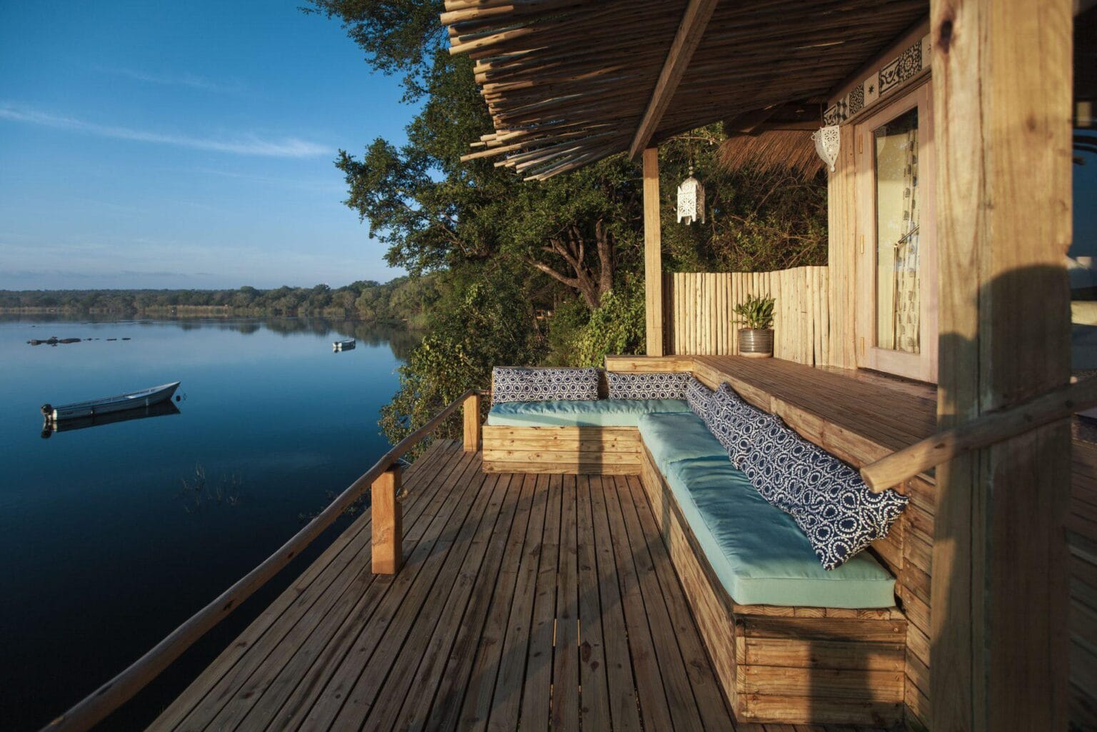 Tongabezi-Lodge-Zambia-najlepsze-hotele-w-Zambii-luksusowe-wakacje-w-Zamibii-ekskluzywne-wyprawy-do-Zambii-szyte-na-miare-zwiedzanie-Zambii-najwazniejsze-atrakcje-Zambii-11.jpg