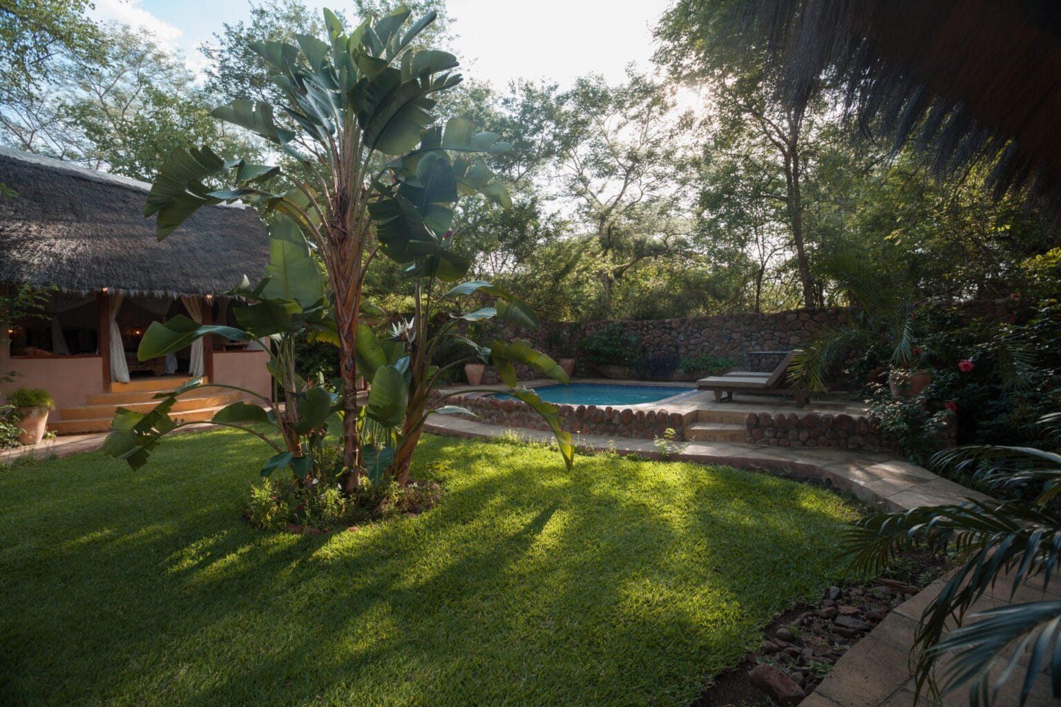 Tongabezi-Lodge-Zambia-najlepsze-hotele-w-Zambii-luksusowe-wakacje-w-Zamibii-ekskluzywne-wyprawy-do-Zambii-szyte-na-miare-zwiedzanie-Zambii-najwazniejsze-atrakcje-Zambii-31.jpg