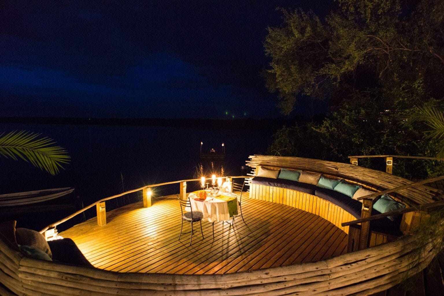 Tongabezi-Lodge-Zambia-najlepsze-hotele-w-Zambii-luksusowe-wakacje-w-Zamibii-ekskluzywne-wyprawy-do-Zambii-szyte-na-miare-zwiedzanie-Zambii-najwazniejsze-atrakcje-Zambii-4.jpg