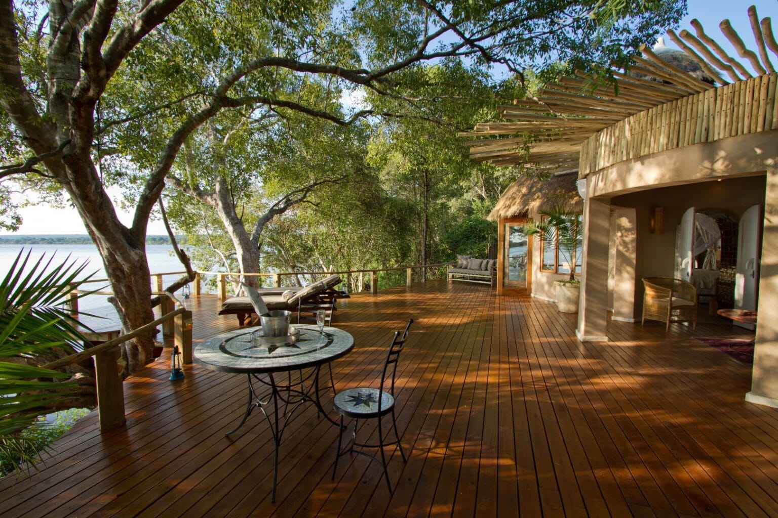 Tongabezi-Lodge-Zambia-najlepsze-hotele-w-Zambii-luksusowe-wakacje-w-Zamibii-ekskluzywne-wyprawy-do-Zambii-szyte-na-miare-zwiedzanie-Zambii-najwazniejsze-atrakcje-Zambii-57.jpg