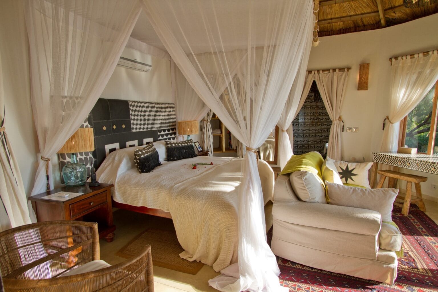 Tongabezi-Lodge-Zambia-najlepsze-hotele-w-Zambii-luksusowe-wakacje-w-Zamibii-ekskluzywne-wyprawy-do-Zambii-szyte-na-miare-zwiedzanie-Zambii-najwazniejsze-atrakcje-Zambii-58.jpg