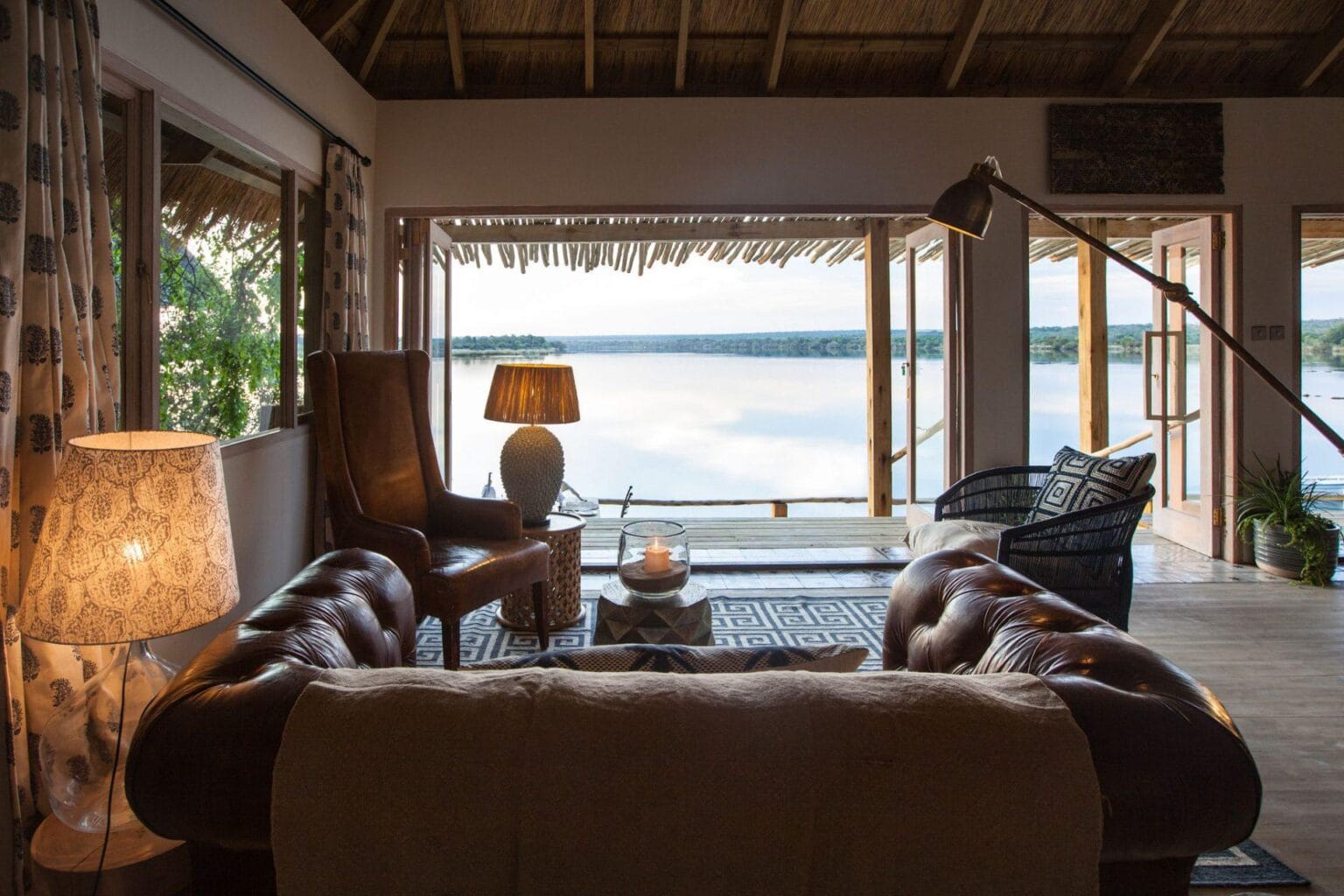 Tongabezi-Lodge-Zambia-najlepsze-hotele-w-Zambii-luksusowe-wakacje-w-Zamibii-ekskluzywne-wyprawy-do-Zambii-szyte-na-miare-zwiedzanie-Zambii-najwazniejsze-atrakcje-Zambii-6.jpg