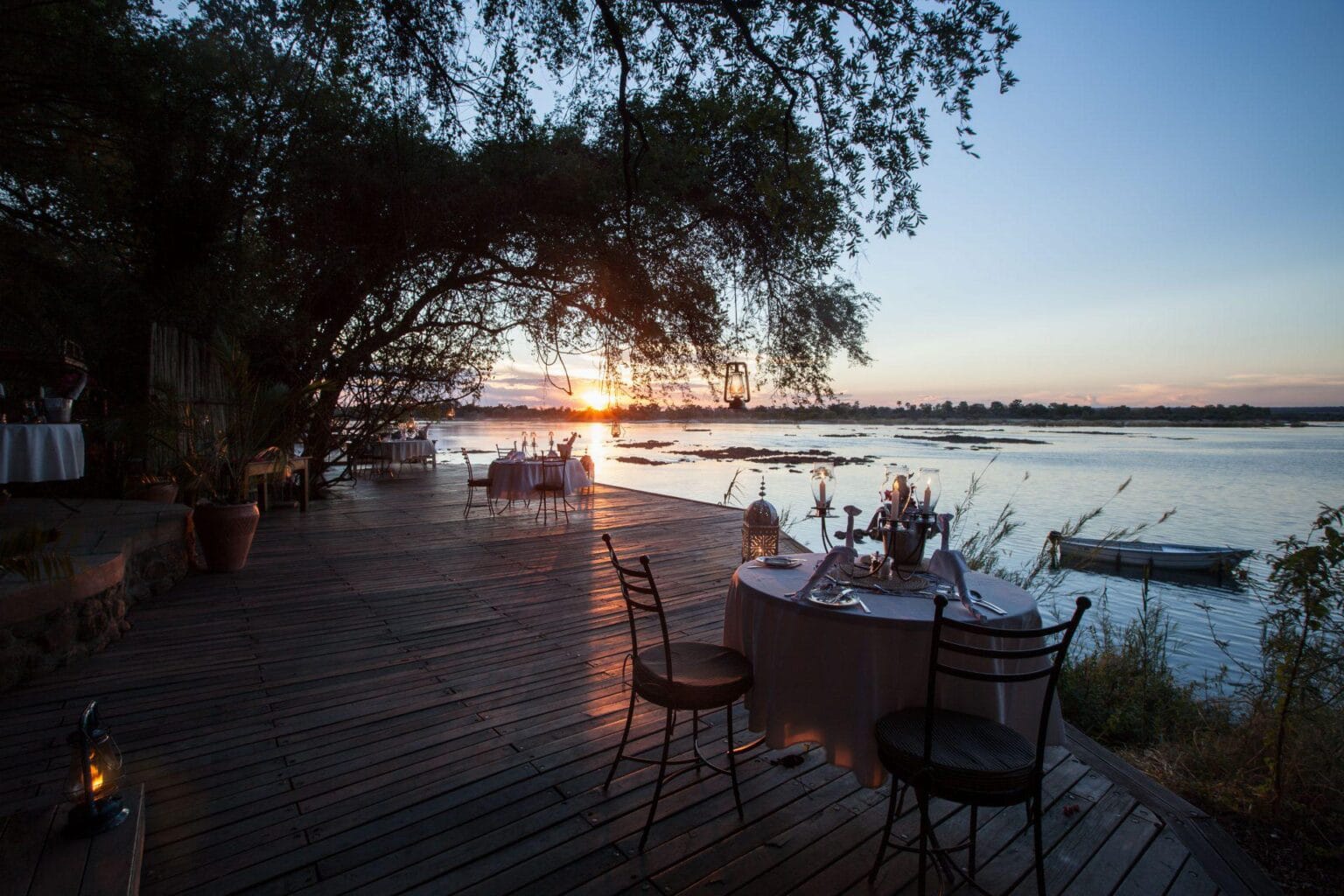 Tongabezi-Lodge-Zambia-najlepsze-hotele-w-Zambii-luksusowe-wakacje-w-Zamibii-ekskluzywne-wyprawy-do-Zambii-szyte-na-miare-zwiedzanie-Zambii-najwazniejsze-atrakcje-Zambii-9.jpg