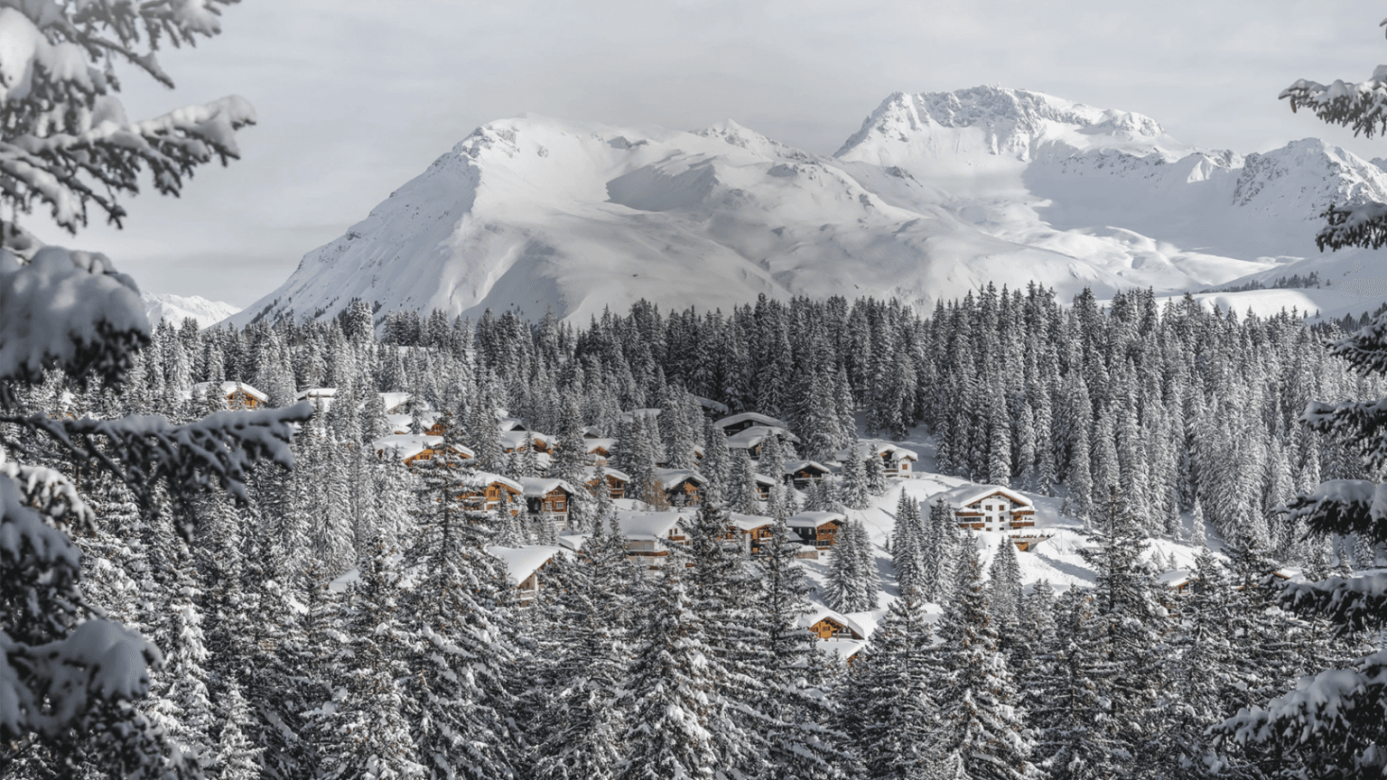 widok na góry z zdjęcie przedstawia Tschuggen-Grand-Hotel-