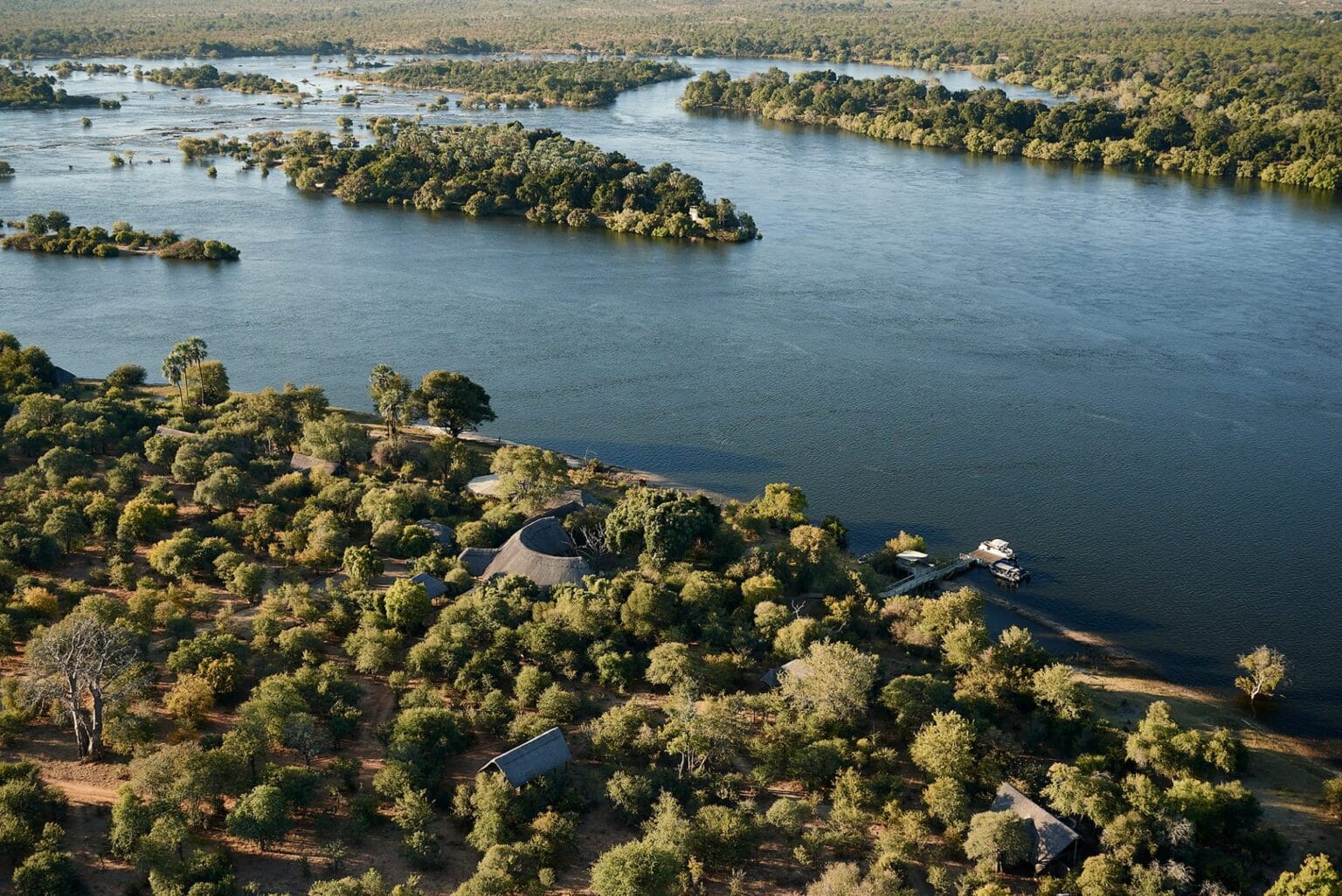 Victoria-Falls-River-Lodge-Zimbabwe-najlepsze-safari-w-Zimbabwe-luksusowe-hotele-w-Zimbabwe-ekskluzywne-lodge-w-Zimbabwe-wycieczki-do-Zimbabwe-szyte-na-miare-11.jpg