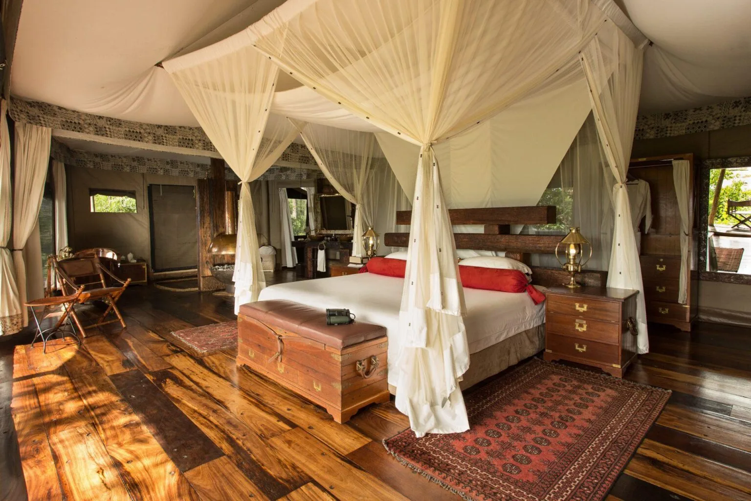 Zarafa-Camp-w-Botswanie-luksusowe-lodge-w-Botswanie-wakacje-w-Botswanie-szyte-na-miare-ekskluzywne-wyprawy-do-Botswany-7.jpg