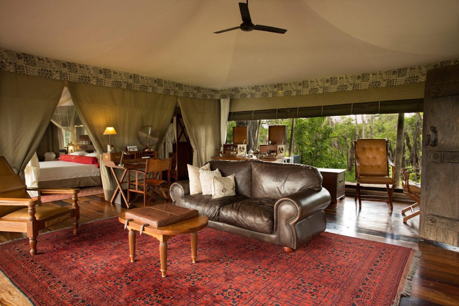 Zarafa-Camp-w-Botswanie-luksusowe-lodge-w-Botswanie-wakacje-w-Botswanie-szyte-na-miare-ekskluzywne-wyprawy-do-Botswany-8.jpg