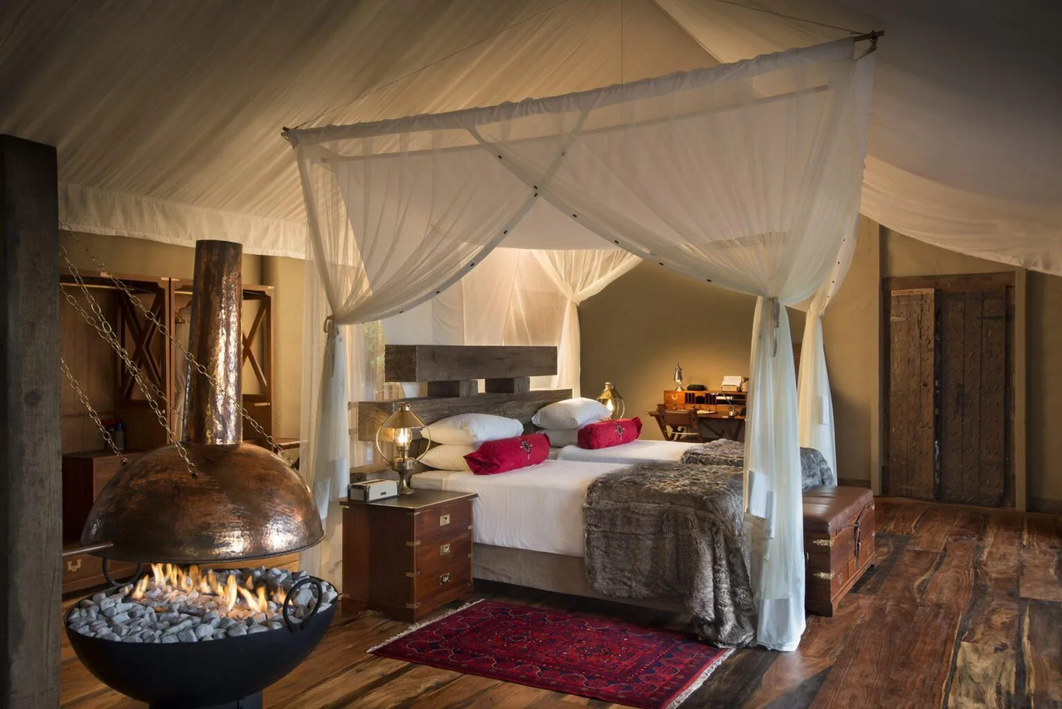 Zarafa-Dhow-Suite-luxury-lodge-in-Botswana-holidays-in-Botswana-tailor-made-exclusive-trips-to-Botswana-14.jpg