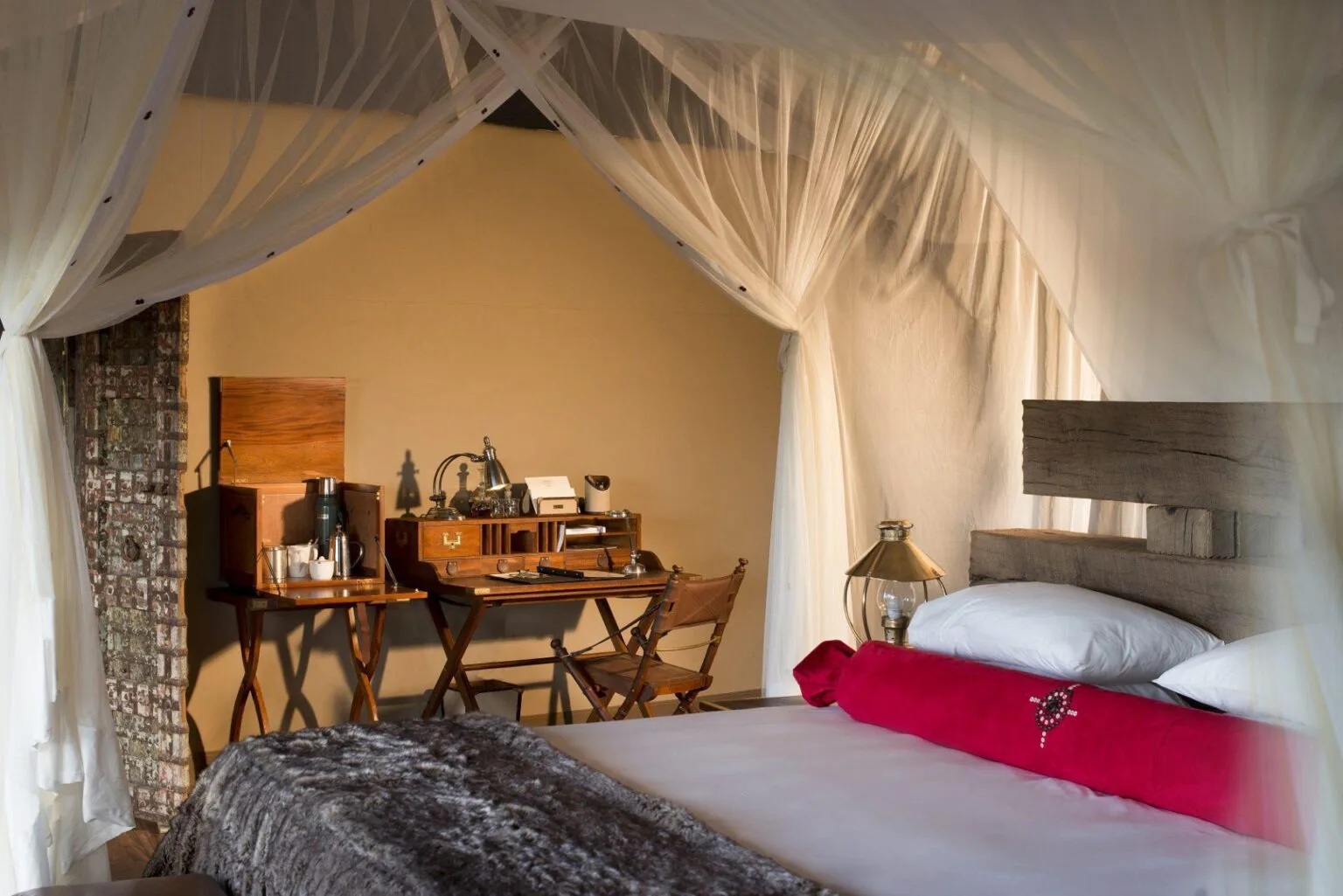 Zarafa-Dhow-Suite-luxury-lodge-in-Botswana-holidays-in-Botswana-tailor-made-exclusive-trips-to-Botswana-16.jpg