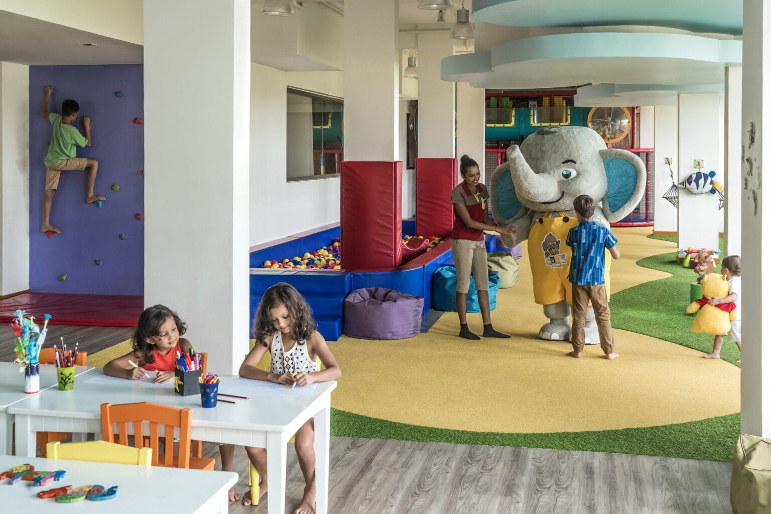 kids-club-interior-1C.jpg