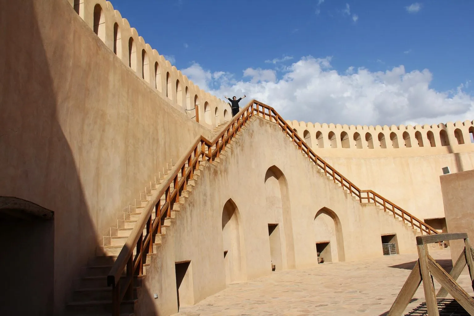 nizwa-fort-3245731.jpg