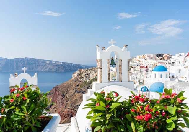 TYPES OF LUXURY TRAVELS,Luxury expeditions,Luxury skiing trips,skiing trips,Private island vacations,Cruises and expeditions,Luxury train travel,Plane and helicopter rentals,honeymoons